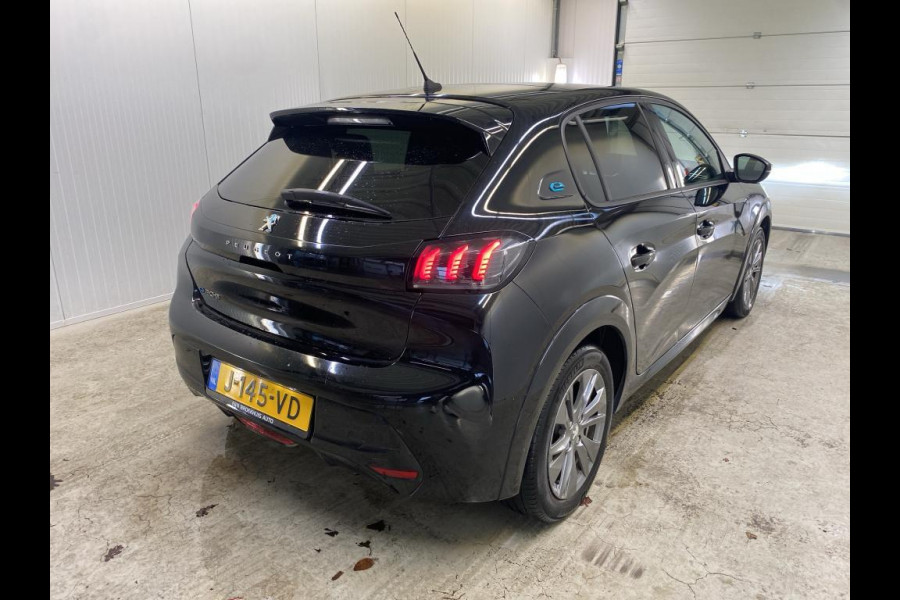 Peugeot e-208 EV Allure 50 kWh Panoramadak Airco ECC Adaptive Cruise Control Full LED Carplay Navi Parkeersensoren + Camera Achter DAB+