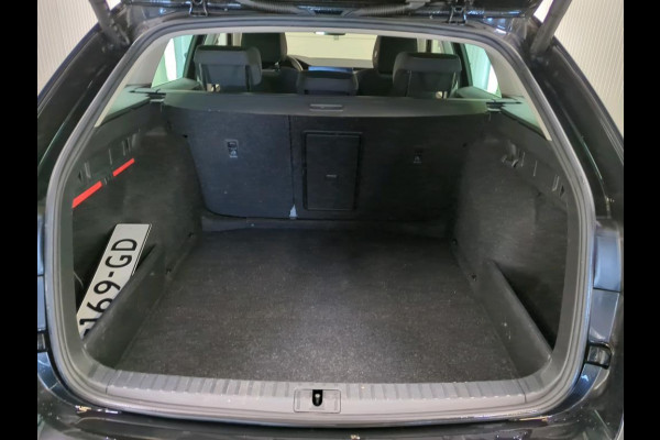 Škoda Octavia Combi 1.0 e-TSI Business Edition Plus Airco ECC Navi Carplay Trekhaak Virtual Cockpit PDC VA+ Camera Adaptive Cruise Control