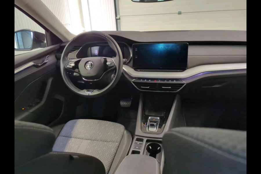 Škoda Octavia Combi 1.0 e-TSI Business Edition Plus Airco ECC Navi Carplay Trekhaak Virtual Cockpit PDC VA+ Camera Adaptive Cruise Control