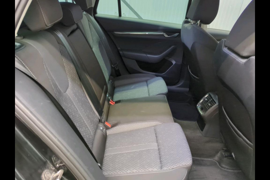 Škoda Octavia Combi 1.0 e-TSI Business Edition Plus Airco ECC Navi Carplay Trekhaak Virtual Cockpit PDC VA+ Camera Adaptive Cruise Control