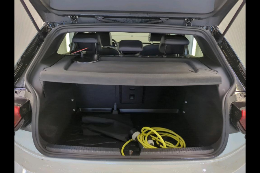 Volkswagen ID.3 Pro Edition 58 kWh Airco ECC Navi Carplay PDC VA + Camera Adaptive Cruise Control Full LED Stoel/Stuurverwarming Alcantara bekleding