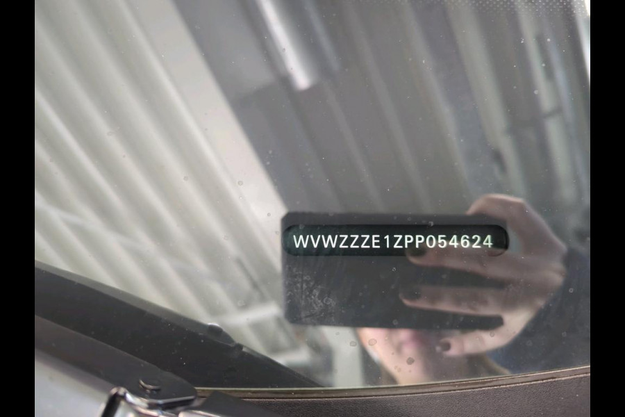 Volkswagen ID.3 Pro Edition 58 kWh Airco ECC Navi Carplay PDC VA + Camera Adaptive Cruise Control Full LED Stoel/Stuurverwarming Alcantara bekleding