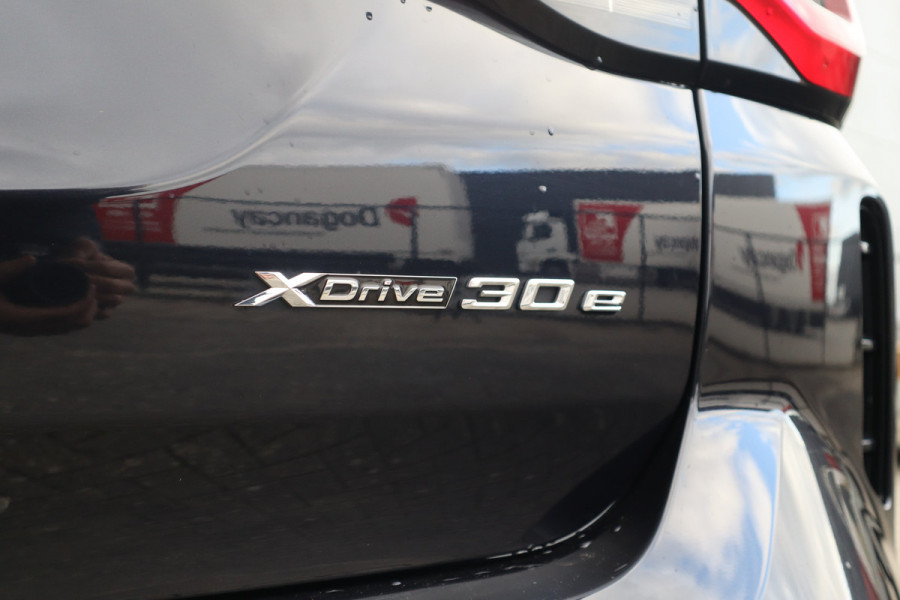 BMW X3 xDrive30e High Executive Pano / 360 cam / Elec stoelen / Trekhaak /