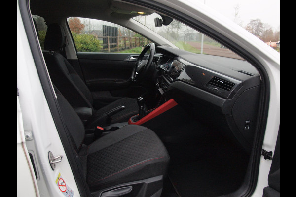 Volkswagen Polo 1.0 JOIN | Cruise Control | Parkeersensoren | Stoelverwarming | Navigatie |