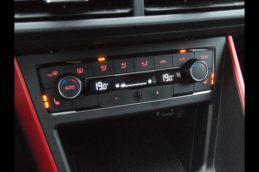 Volkswagen Polo 1.0 JOIN | Cruise Control | Parkeersensoren | Stoelverwarming | Navigatie |
