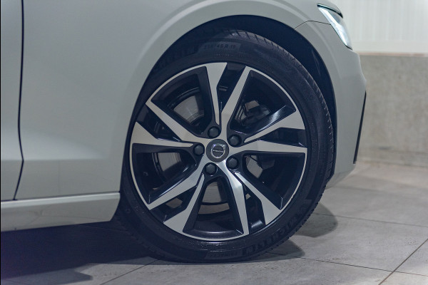 Volvo V60 B3 Aut. R-Design Stoelverwarming Leder Panoramadak 163pk