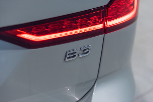 Volvo V60 B3 Aut. R-Design Stoelverwarming Leder Panoramadak 163pk