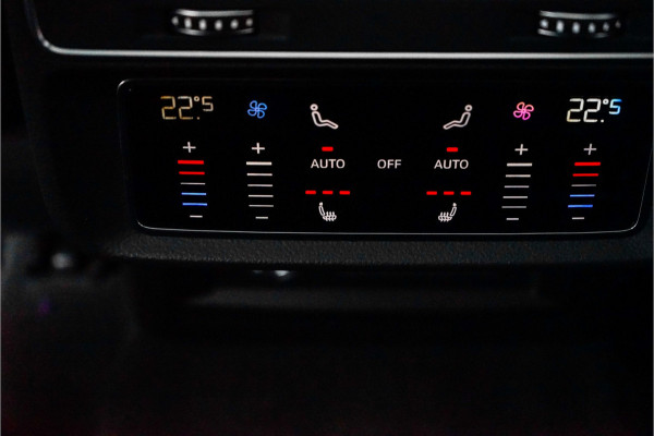 Audi Q8 4.0 TFSI RS Q8 Quattro Dynamic+ Keramisch Pano B&O Trekhaak Alcantara 23"