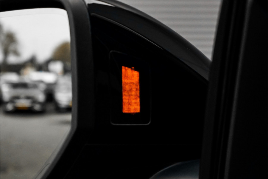 Audi Q8 4.0 TFSI RS Q8 Quattro Dynamic+ Keramisch Pano B&O Trekhaak Alcantara 23"