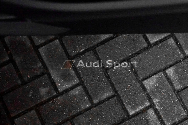 Audi Q8 4.0 TFSI RS Q8 Quattro Dynamic+ Keramisch Pano B&O Trekhaak Alcantara 23"