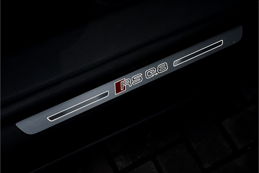 Audi Q8 4.0 TFSI RS Q8 Quattro Dynamic+ Keramisch Pano B&O Trekhaak Alcantara 23"