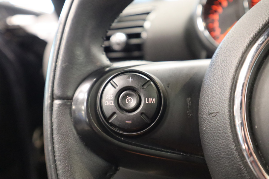 MINI Clubman 1.5 Cooper Business Edition Cruise/Climate panoramadak Navi Luxe Leder 24 maanden garantie mogelijk (*vraag naar de voorwaarden)