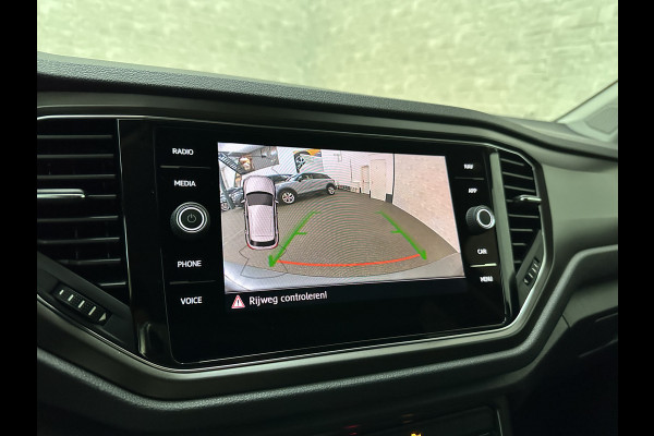 Volkswagen T-Roc 1.5 TSI 150pk DSG | ACC | Origineel NL | BOVAG Garantie | Trekhaak 1500kg | Camera | Lane Assist | Groot Navi | Carplay | Climat Getint Glas | 17'' | Adaptieve Cruise Control | Parkeercamera | Caravantrekker!