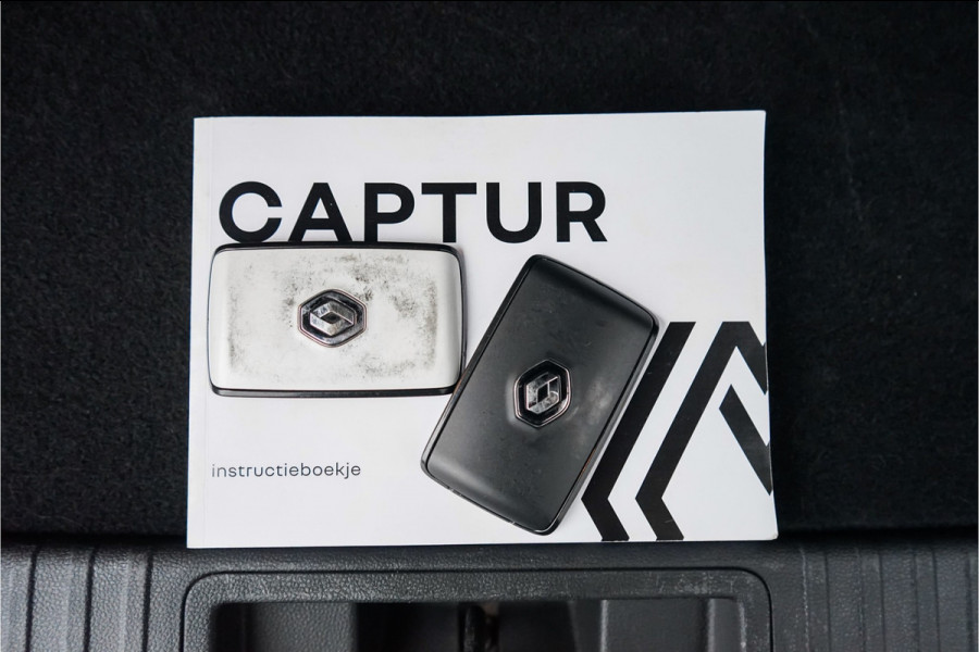 Renault Captur 1.6 E-Tech Plug-in Hybrid 160 Intens Navi ACC Parkeerhulp Camera 17"