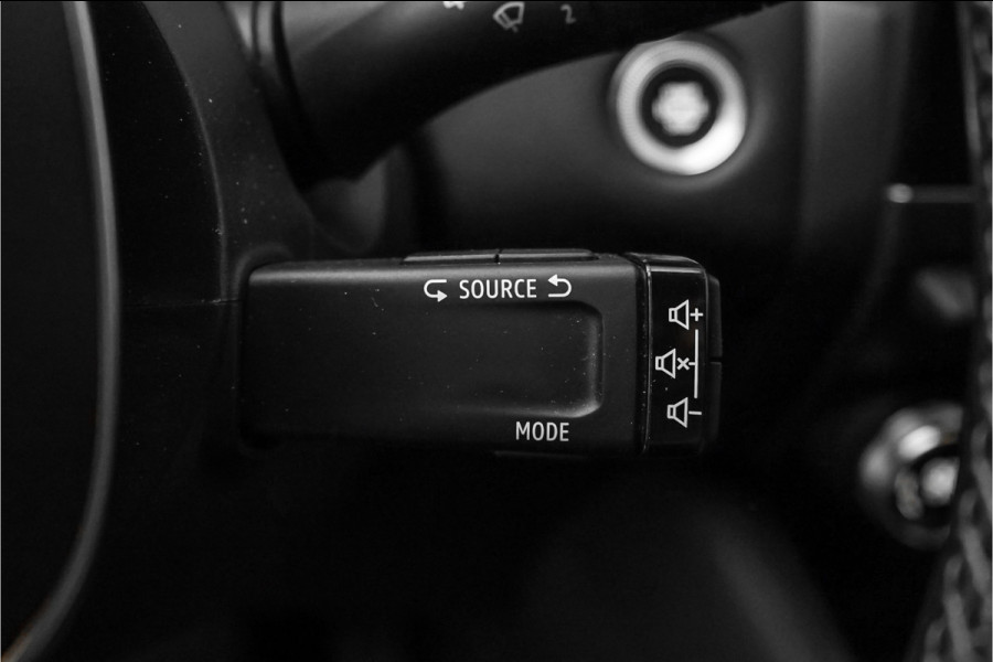 Renault Captur 1.6 E-Tech Plug-in Hybrid 160 Intens Navi ACC Parkeerhulp Camera 17"