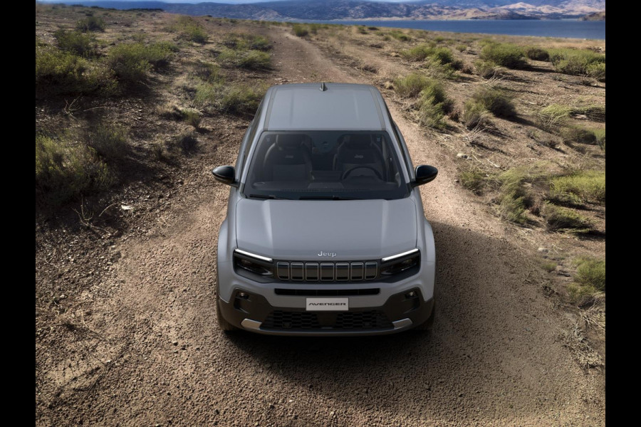 Jeep Avenger Summit 54 kWh | Infotainment&Convenience Pack & Warmtepomp | Winter Pack | Storm Grey