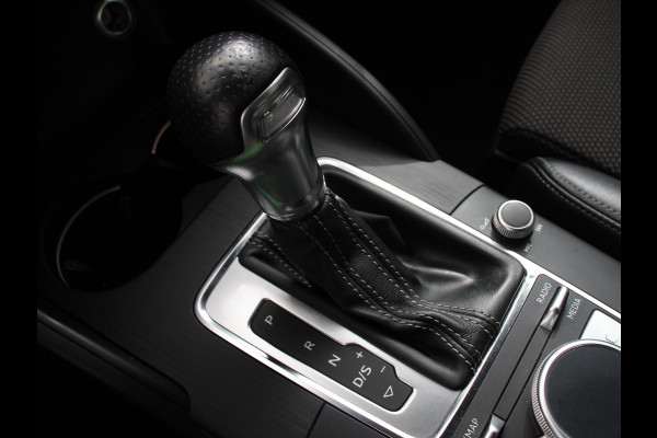 Audi A3 Sportback 1.5 TFSI CNG Automaat S-Line | Navigatie | Parkeersensoren achter | Cruise Control | Stoelverwarming | 18"Lichtmetalen velgen | Ledverlichting | Climate Control