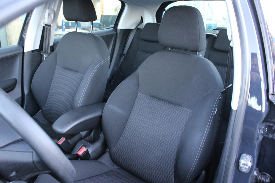 Peugeot 208 1.2 PureTech Blue Lion | Dealeronderhouden! | Distributieriem Vervangen | Cruise Control | Navigatie | Airco |