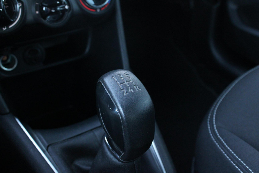 Peugeot 208 1.2 PureTech Blue Lion | Dealeronderhouden! | Distributieriem Vervangen | Cruise Control | Navigatie | Airco |