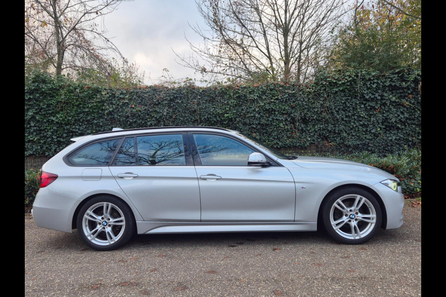BMW 3 Serie Touring M Sport Apple CarPlay dig.dash Navi GR NAP NL 318i Edition M Sport Shadow Executive