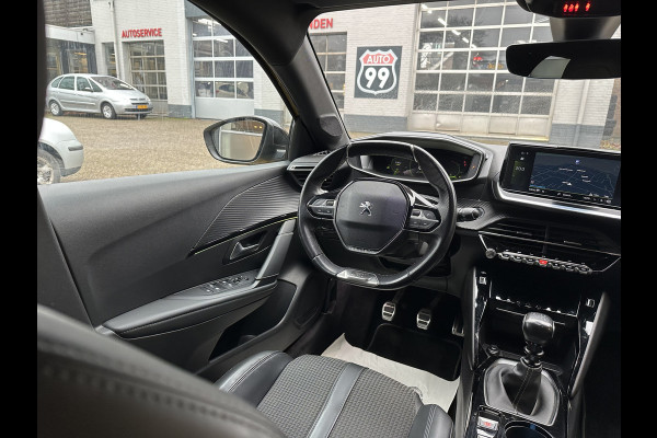 Peugeot 208 1.2 PureTech GT-Line CLIMA / CRUISE / PANO / 3D / CAMERA