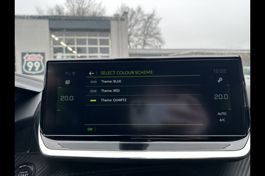 Peugeot 208 1.2 PureTech GT-Line CLIMA / CRUISE / PANO / 3D / CAMERA