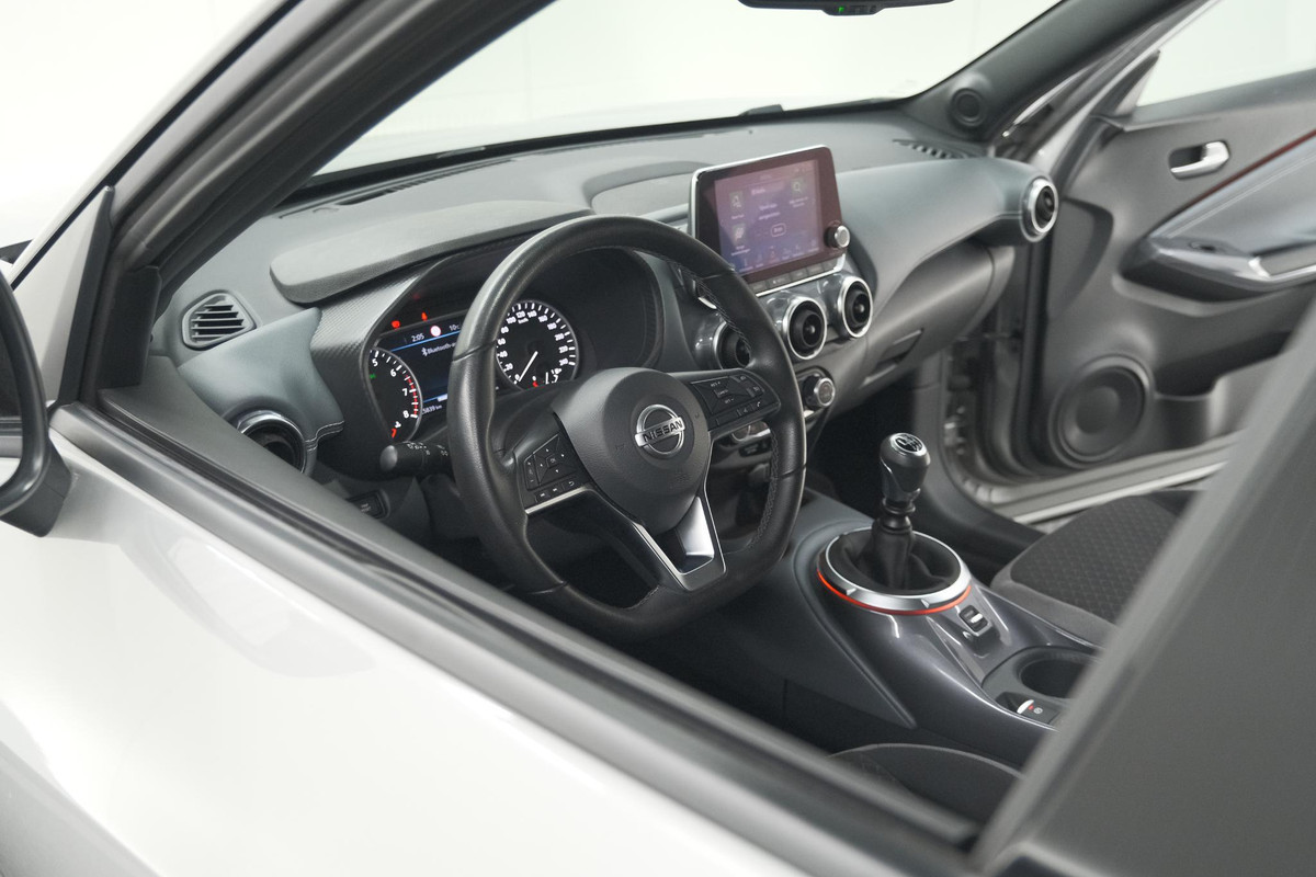 Nissan Juke 1.0 DIG-T Premiere Edition | Trekhaak | Camera | Apple Carplay | Parkeersensoren