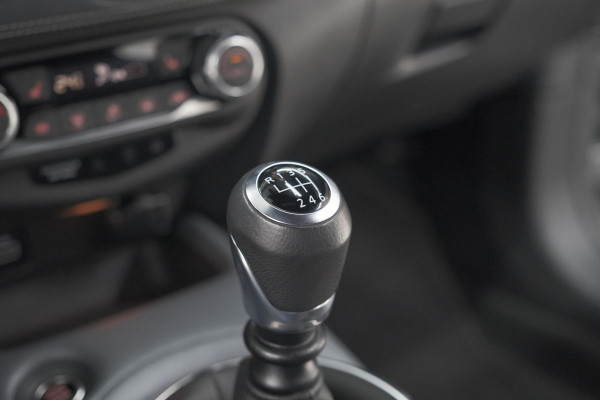 Nissan Juke 1.0 DIG-T Premiere Edition | Trekhaak | Camera | Apple Carplay | Parkeersensoren