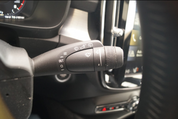 Volvo XC40 1.5 T3 163pk Automaat Business Pro -NAVI-ECC-CAM-