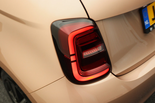 Fiat 500 Icon 42 kWh Climate, Cruise, Apple Carplay, DAB, Elektrisch Pakket, Rijstrooksensor, 16''