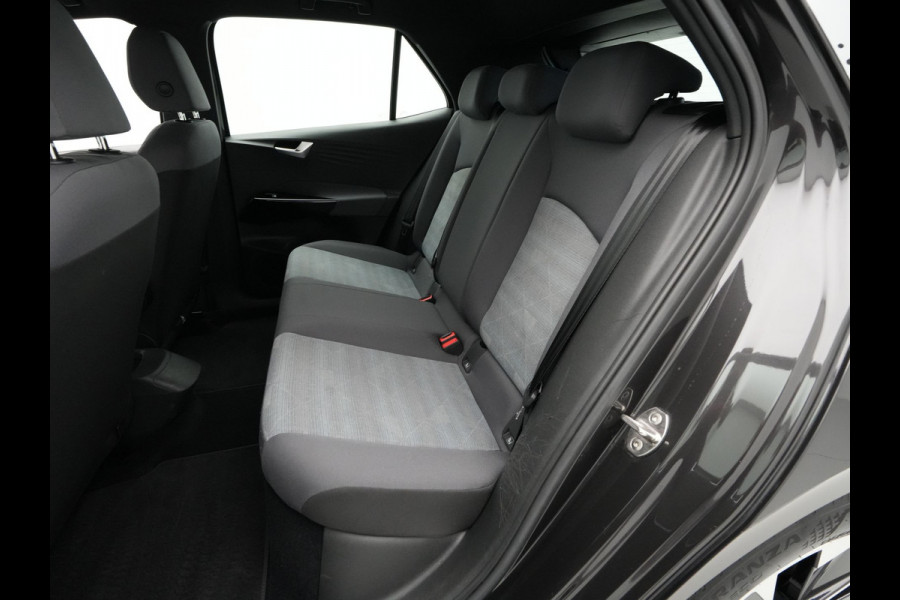 Volkswagen ID.3 First 58 kWh Trekhaak Navigatie Stoel/Stuurverwarming Carplay Acc Pdc Argon