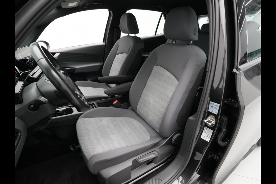 Volkswagen ID.3 First 58 kWh Trekhaak Navigatie Stoel/Stuurverwarming Carplay Acc Pdc Argon