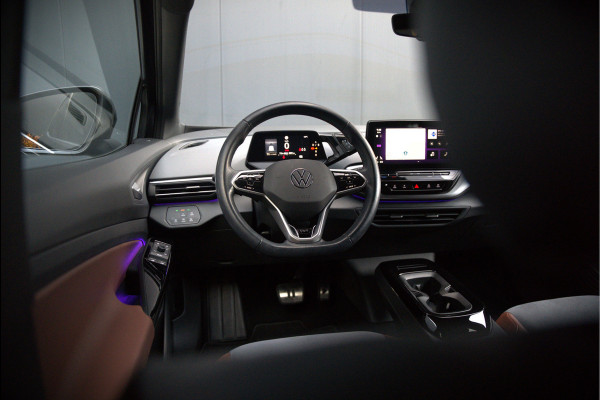 Volkswagen ID.4 First 77 kWh | Stoelverwarming | Stuurverwarming | Trekhaak | Warmtepomp | Adaptive Cruise Control | Navigatie | Apple Carplay | Keyless | Camera | Parkersensoren |