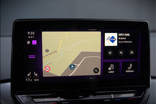 Volkswagen ID.4 First 77 kWh | Stoelverwarming | Stuurverwarming | Trekhaak | Warmtepomp | Adaptive Cruise Control | Navigatie | Apple Carplay | Keyless | Camera | Parkersensoren |