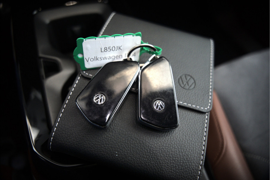 Volkswagen ID.4 First 77 kWh | Stoelverwarming | Stuurverwarming | Trekhaak | Warmtepomp | Adaptive Cruise Control | Navigatie | Apple Carplay | Keyless | Camera | Parkersensoren |