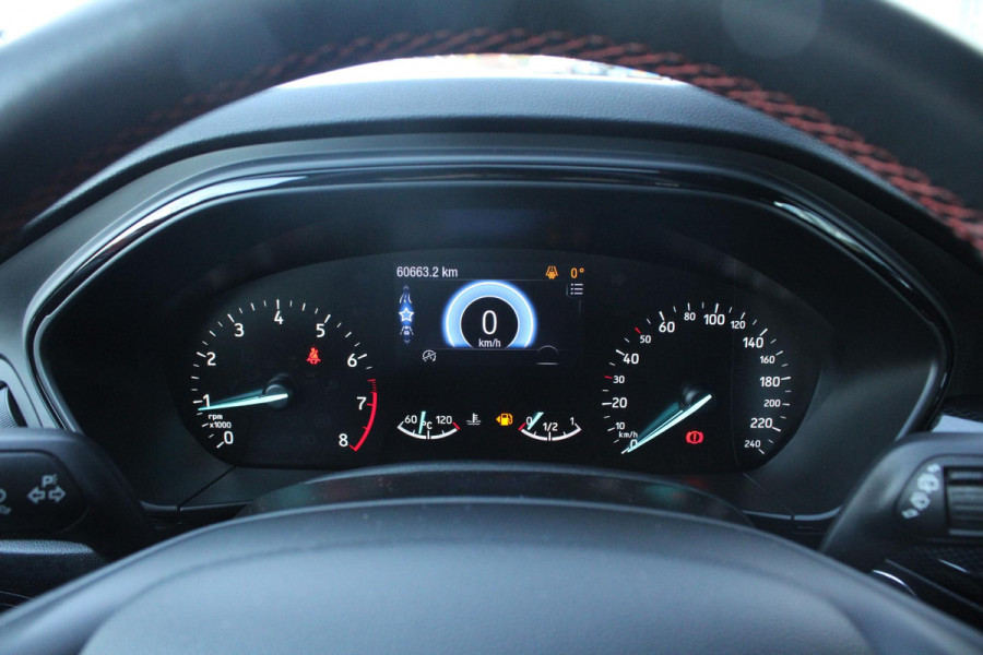 Ford Focus 1.0 EcoBoost ST Line Business | Trekhaak | Cruise Control | Navigatie | Camera | Airco | Lichtmetalen Velgen |