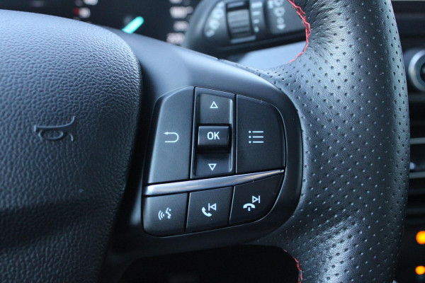 Ford Focus 1.0 EcoBoost ST Line Business | Trekhaak | Cruise Control | Navigatie | Camera | Airco | Lichtmetalen Velgen |