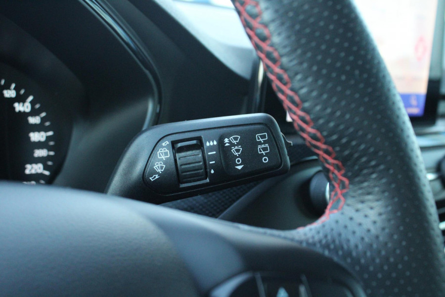 Ford Focus 1.0 EcoBoost ST Line Business | Trekhaak | Cruise Control | Navigatie | Camera | Airco | Lichtmetalen Velgen |