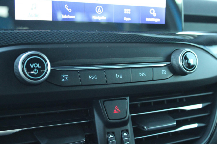 Ford Focus 1.0 EcoBoost ST Line Business | Trekhaak | Cruise Control | Navigatie | Camera | Airco | Lichtmetalen Velgen |