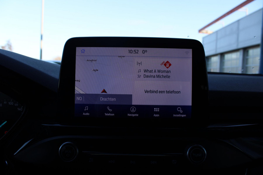 Ford Focus 1.0 EcoBoost ST Line Business | Trekhaak | Cruise Control | Navigatie | Camera | Airco | Lichtmetalen Velgen |