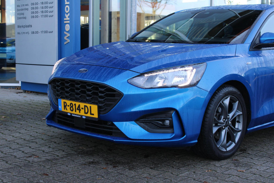 Ford Focus 1.0 EcoBoost ST Line Business | Trekhaak | Cruise Control | Navigatie | Camera | Airco | Lichtmetalen Velgen |