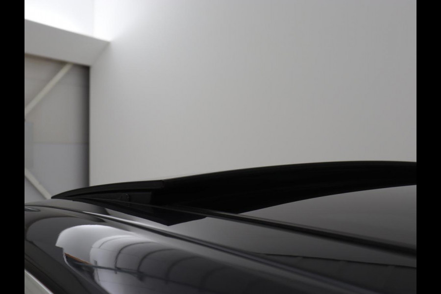 BMW 2 Serie Active Tourer 225xe iPerformance Luxury Line | Panoramadak | Leder  | Head-Up | Camera | Keyless | Navigatie | Park Assist | Adaptief LED | PHEV | Plug In