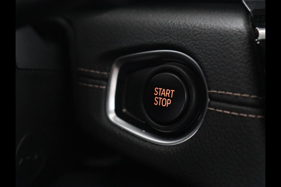 BMW 2 Serie Active Tourer 225xe iPerformance Luxury Line | Panoramadak | Leder  | Head-Up | Camera | Keyless | Navigatie | Park Assist | Adaptief LED | PHEV | Plug In