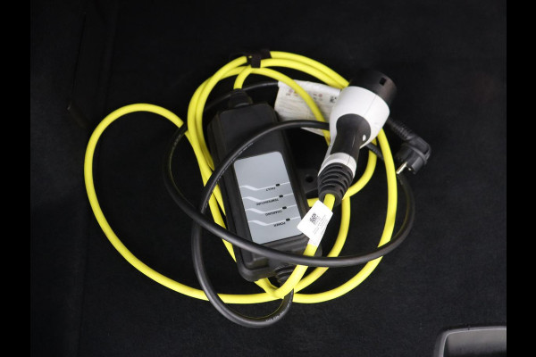 BMW 2 Serie Active Tourer 225xe iPerformance Luxury Line | Panoramadak | Leder  | Head-Up | Camera | Keyless | Navigatie | Park Assist | Adaptief LED | PHEV | Plug In