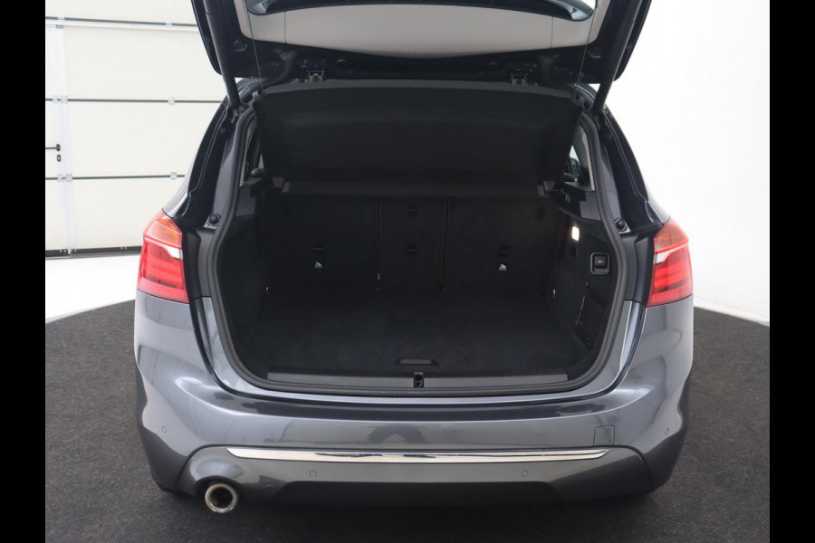 BMW 2 Serie Active Tourer 225xe iPerformance Luxury Line | Panoramadak | Leder  | Head-Up | Camera | Keyless | Navigatie | Park Assist | Adaptief LED | PHEV | Plug In