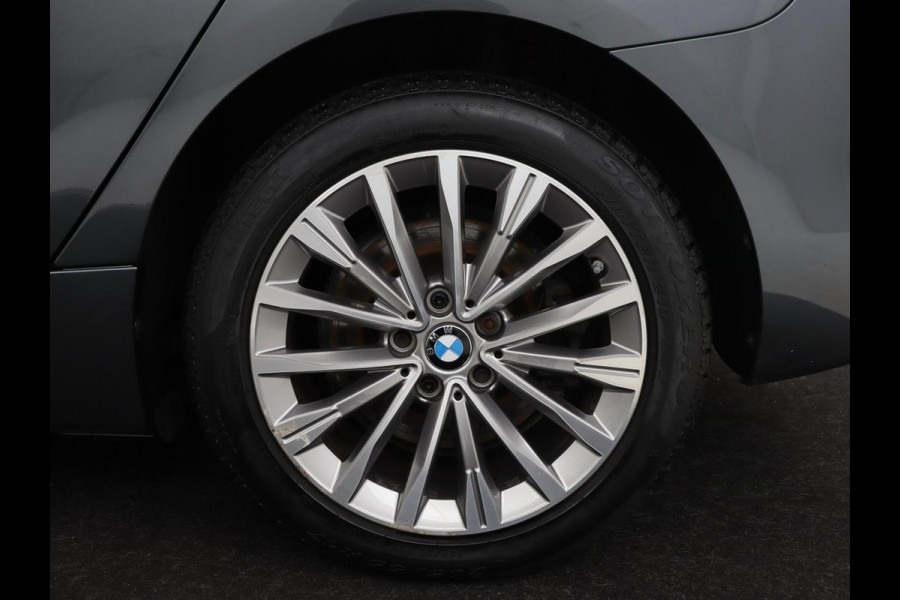 BMW 2 Serie Active Tourer 225xe iPerformance Luxury Line | Panoramadak | Leder  | Head-Up | Camera | Keyless | Navigatie | Park Assist | Adaptief LED | PHEV | Plug In