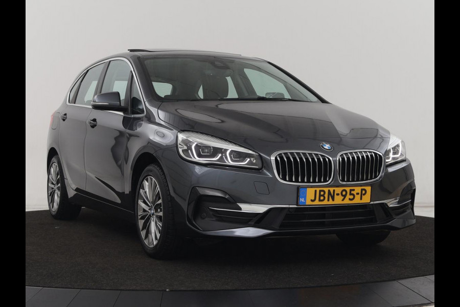BMW 2 Serie Active Tourer 225xe iPerformance Luxury Line | Panoramadak | Leder  | Head-Up | Camera | Keyless | Navigatie | Park Assist | Adaptief LED | PHEV | Plug In