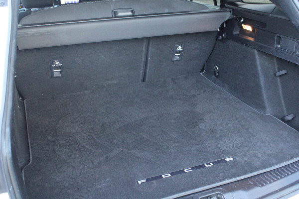 Ford FOCUS Wagon 1.5 EcoBoost ST Line Business | Stoel + Stuurverwarming | B&O Audio | Adaptive Cruise Control | Navigatie | BLIS | Parkeersensoren |