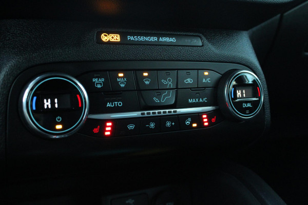 Ford FOCUS Wagon 1.5 EcoBoost ST Line Business | Stoel + Stuurverwarming | B&O Audio | Adaptive Cruise Control | Navigatie | BLIS | Parkeersensoren |
