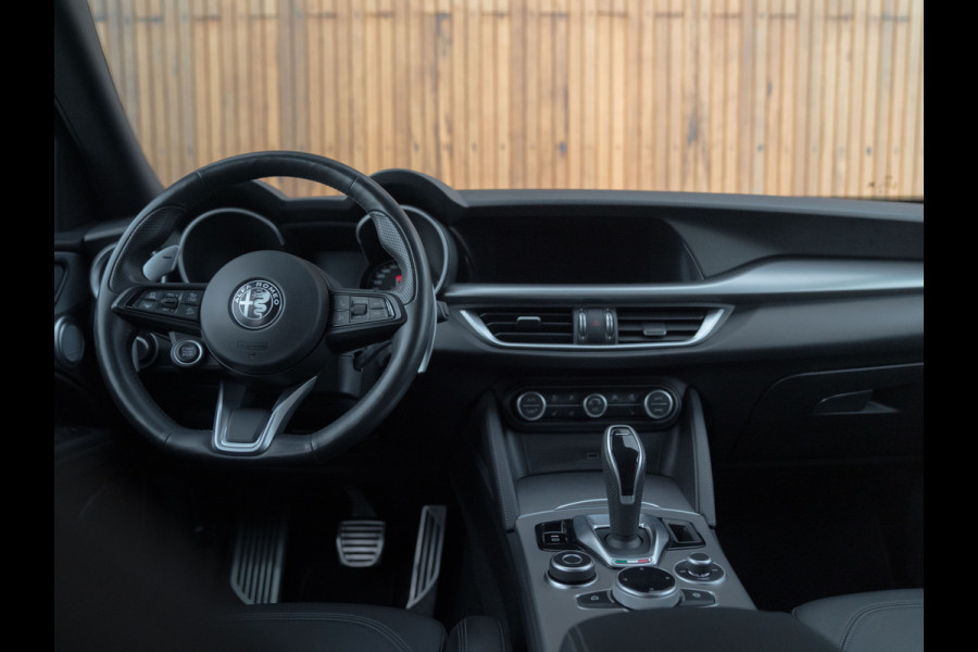 Alfa Romeo Stelvio 2.0T AWD Veloce 320pk | Harman/Kardon | Adapt. cruise | 20 inch